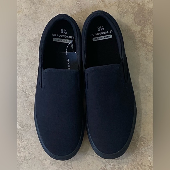 NO BOUNDARIES Shoes - NWT.. Slip-On Black Canvas Shoes with Rubber Sole